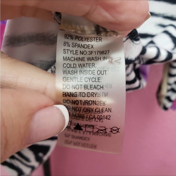 Peter Nygard Top - Picture 4 of 5